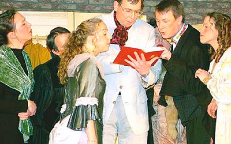 Bunbury oder Wie wichtig es ist, ernst zu sein